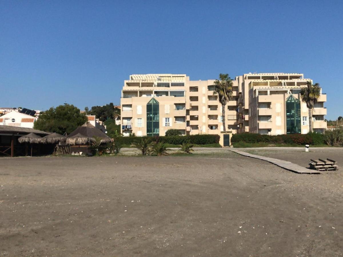 Espectacular Residencial En 1A Linea Con Piscina Apartment Benajarafe Exterior photo