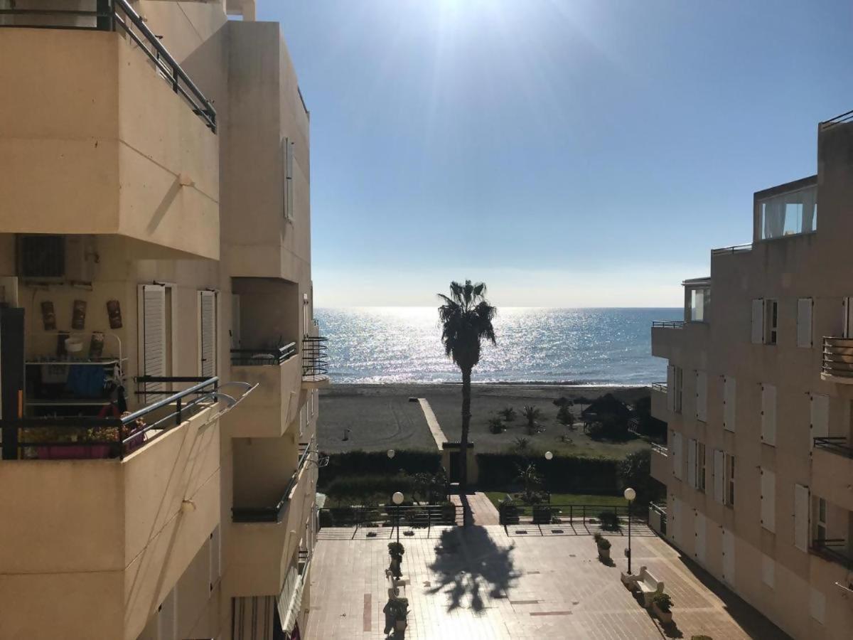 Espectacular Residencial En 1A Linea Con Piscina Apartment Benajarafe Exterior photo