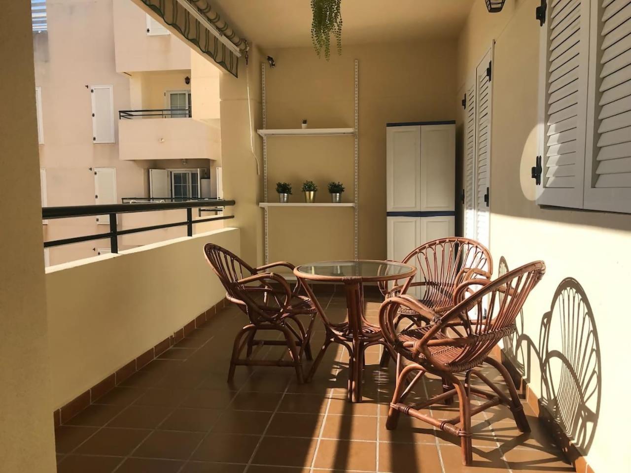 Espectacular Residencial En 1A Linea Con Piscina Apartment Benajarafe Exterior photo